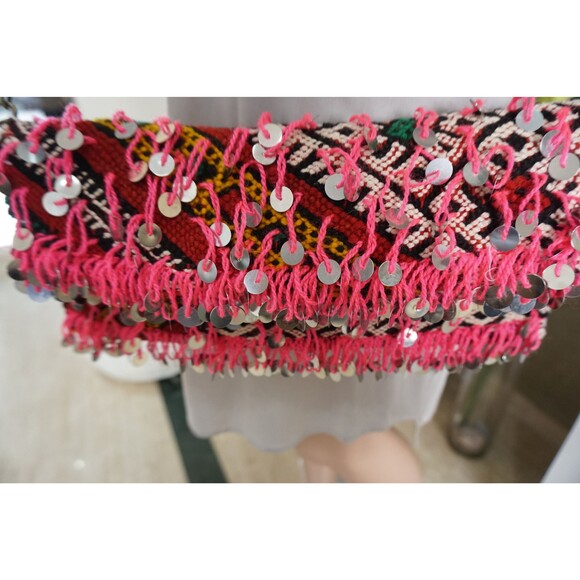 Vintage Moroccan Kilim Clutch: Handmade Berber Crossbody Bag - Picture 5 of 10